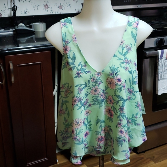 Decree Tops - NWT Medium Floral Dress Tank Top